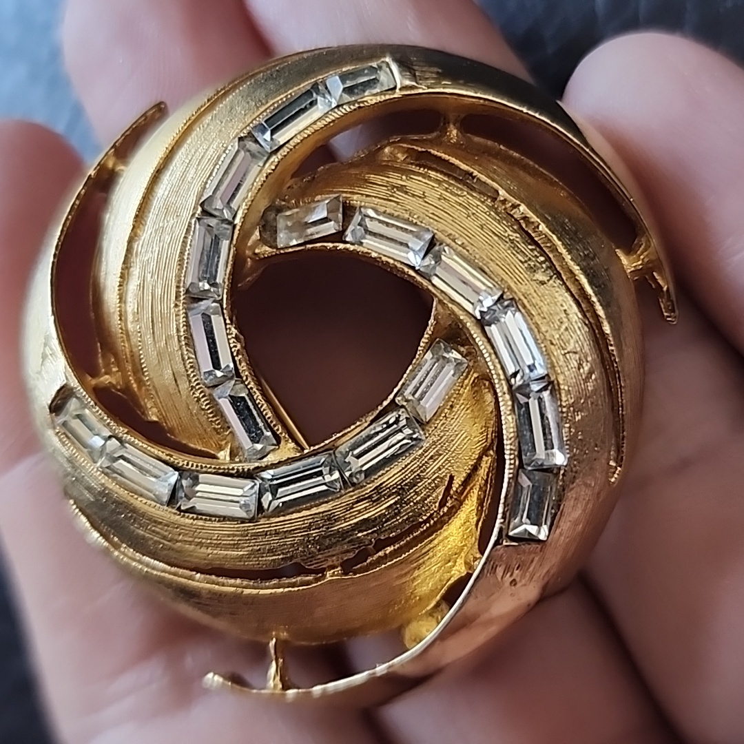 Vtg Pell Brooch